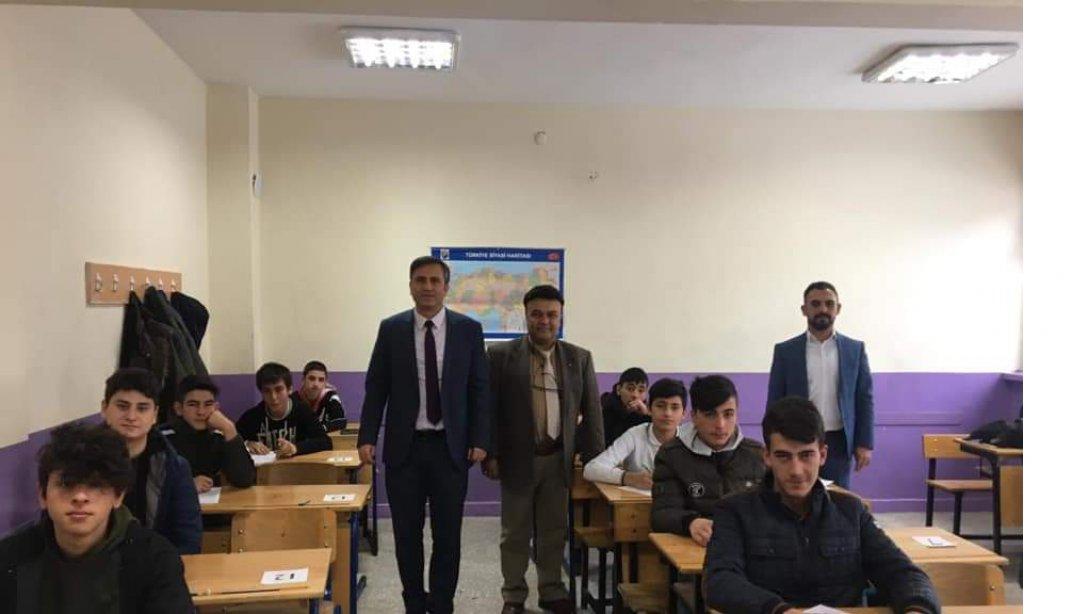 Eskişehir Milli Eğitim Müdürlüğü tarafindan organize edilen 9. ve 10. sınıflar Matematik ve Tarih ortak sınavı yapıldı.
