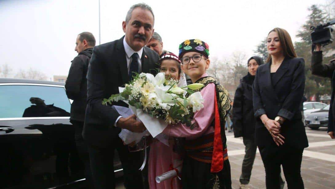 Millî Eğitim Bakanı Mahmut Özer Eskişehir'de